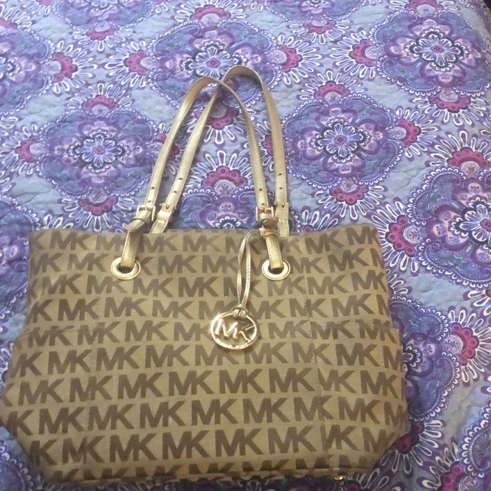 Michael Kors jet set travel logo purse